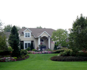 Residential Landscape Maintenance & Management